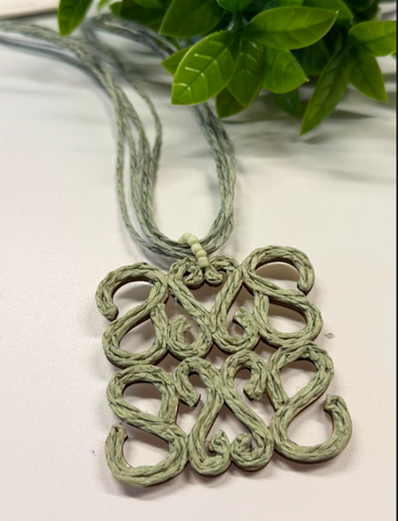 Collar bohemia ratan verde pistache