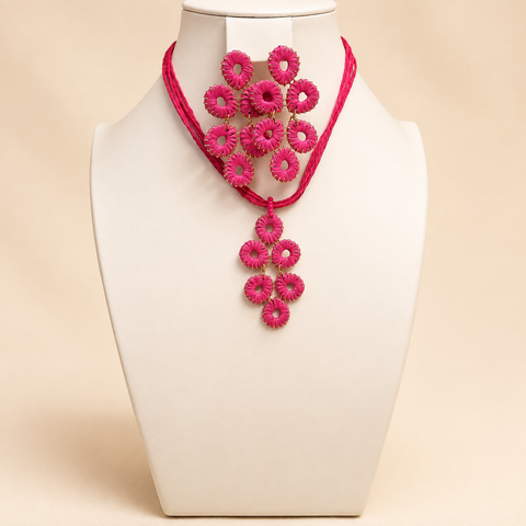 Boho chie Rattan Set de aretes y collar  Color Fucsia