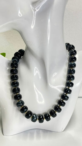 500-Collar rueditas mármol negro